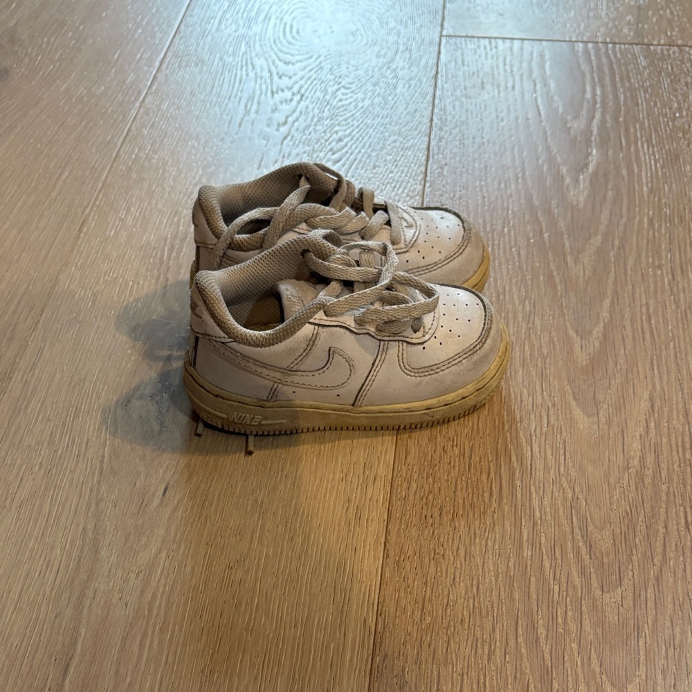 Nike Kids white Low-Top Sneakers